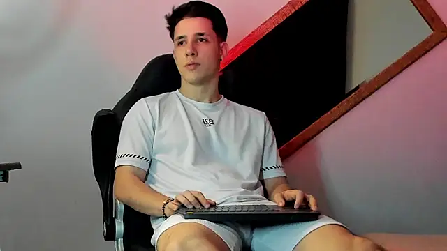 Adan rivas  online show from 03/11/25, 01:16