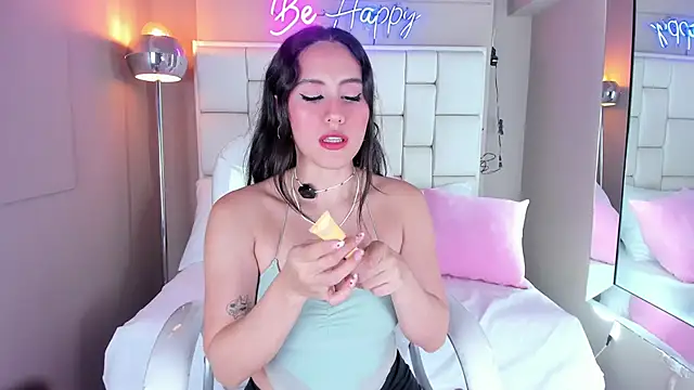 VioletthaRous online show from 10/18/25, 10:54