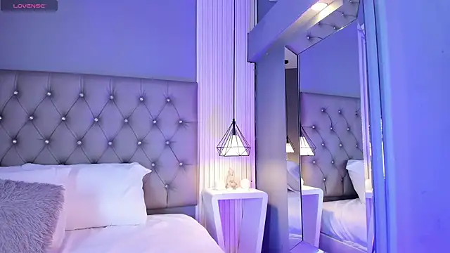 VioletthaRous online show from 04/04/26, 10:40