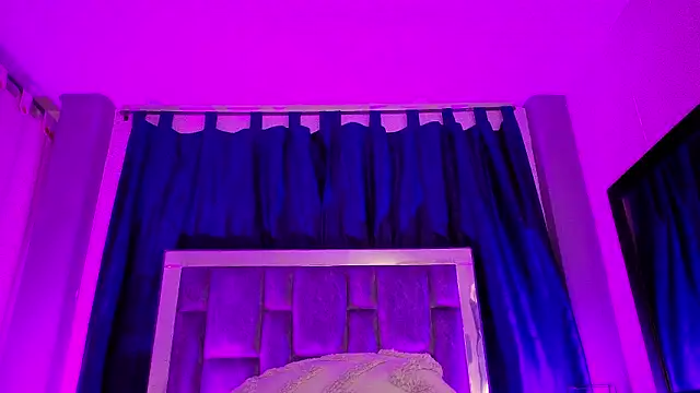 Mia Oxford online show from 01/18/26, 02:32