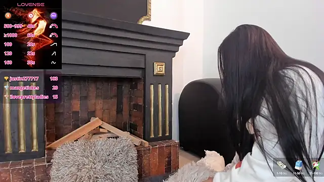 Snapshot of victoriajk chatting on 02/14/25, 11:53 victoriajk online show from 02/14/25, 11:53