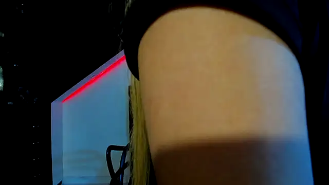 Coral Gibson online show from 03/08/25, 01:03