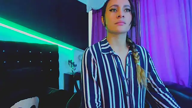 Coral Gibson online show from 03/20/25, 12:22