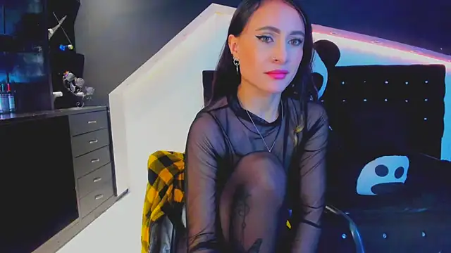 Coral Gibson online show from 03/22/25, 12:35