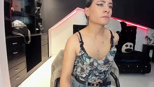 Coral Gibson online show from 09/11/25, 12:38