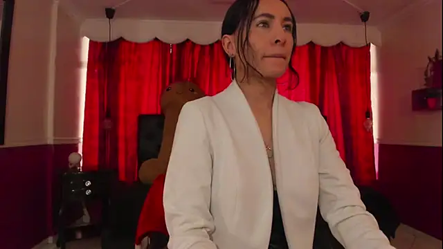 Coral Gibson online show from 09/19/25, 01:12