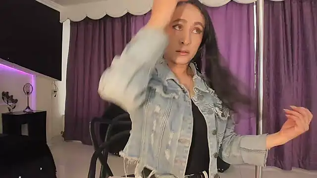 Coral Gibson online show from 03/18/26, 12:52