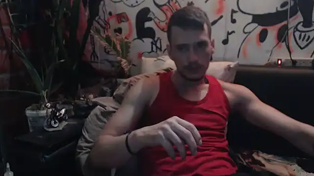 roystonee01 online show from 04/14/26, 01:55