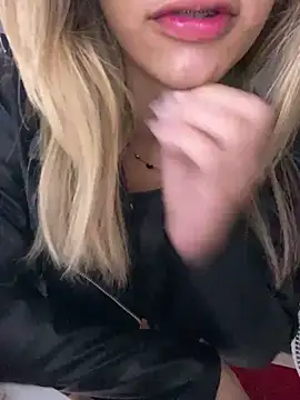 Carolinen online show from 01/29/25, 03:44