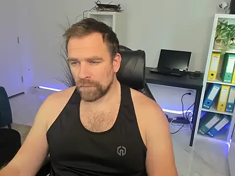 John-E-Dough online show from 12/04/25, 08:23