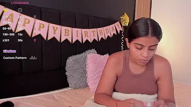 sweetsofia18 online show from 05/24/26, 07:19