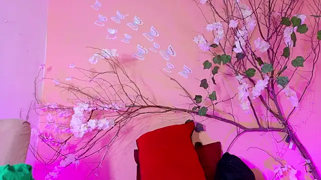 Charlotte Love10 online show from 07/12/26, 06:32