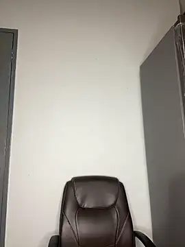 Pearl 00 online show from 12/03/25, 08:29