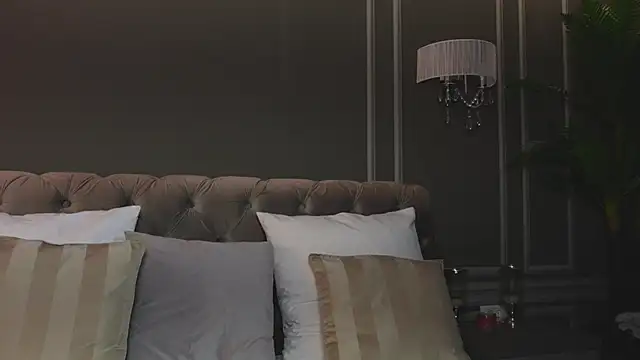 AnnieStylesx online show from 10/18/25, 03:31