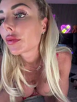 MilaMaaay online show from 07/22/26, 06:11