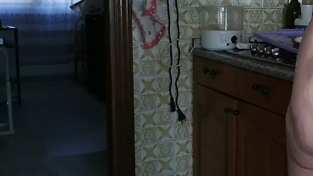 VeneRed online show from 09/21/25, 09:44