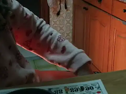 VeneRed online show from 12/04/25, 05:50