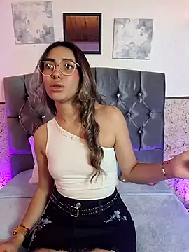 Scarlett Khan online show from 01/02/25, 01:49