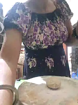 Snapshot of Melody_Shyla chatting on 11/02/25, 12:40 Melody Shyla online show from 11/02/25, 12:40