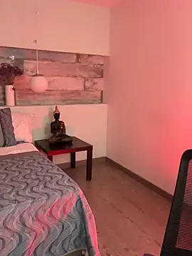 Alisha-Bond online show from 01/16/25, 12:02