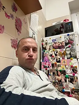 Lecatore80 online show from 12/14/25, 06:19