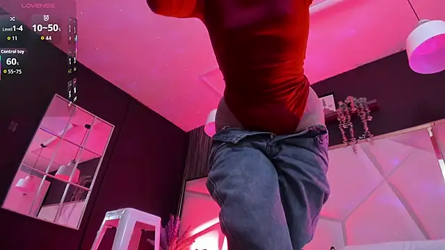 Lucy Williiams online show from 09/11/25, 12:27