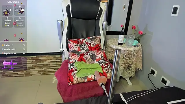 valeria hurtado online show from 01/28/25, 08:25