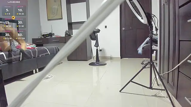 valeria hurtado online show from 02/13/25, 02:01