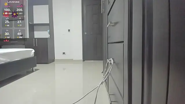 valeria hurtado online show from 02/28/25, 03:15