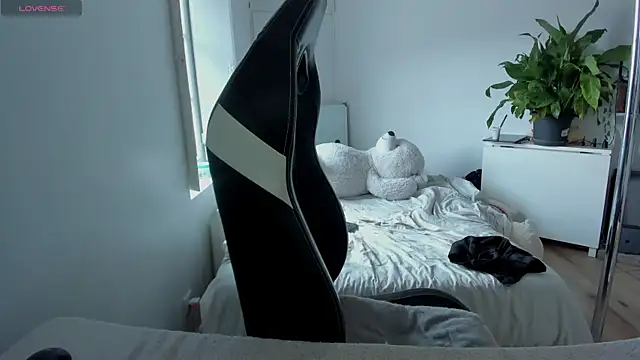 CeriseLapine online show from 03/09/25, 12:20