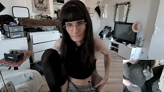 CeriseLapine online show from 12/18/25, 09:48