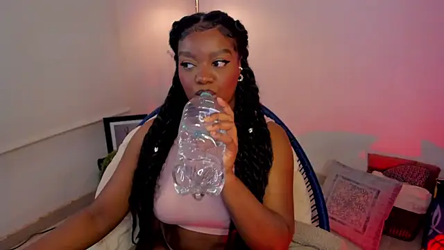 Im Maria online show from 10/26/25, 04:07