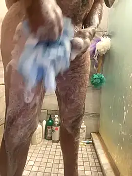 Snapshot of Looneytunes12345 chatting on 11/08/25, 06:24 Looneytunes12345 online show from 11/08/25, 06:24