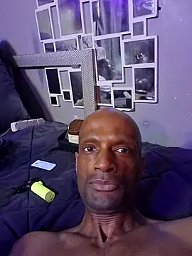 Snapshot of dreski86 chatting on 10/30/25, 12:28 dreski86 online show from 10/30/25, 12:28