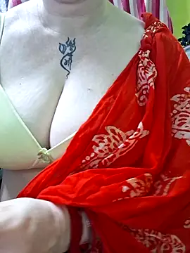 Snapshot of Raja_Ranii chatting on 06/25/26, 02:00 Raja Ranii online show from 06/25/26, 02:00