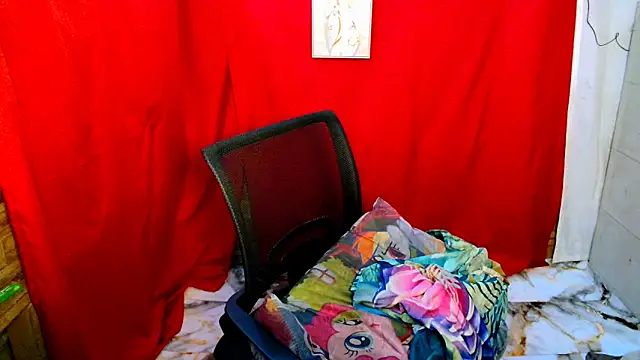 Snapshot of UrAmazingCassy chatting on 10/23/25, 05:33 UrAmazingCassy online show from 10/23/25, 05:33