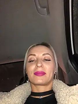 Diamond Bunny  online show from 01/04/25, 04:00