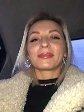 Diamond Bunny  online show from 01/18/25, 01:51