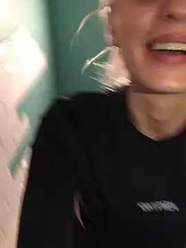 Diamond Bunny  online show from 02/04/25, 05:34