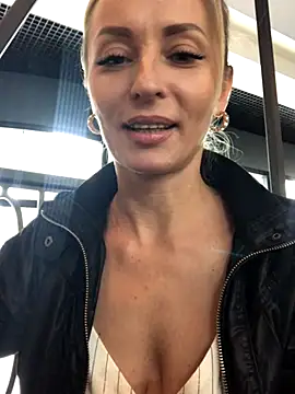 Diamond Bunny  online show from 09/23/25, 04:32