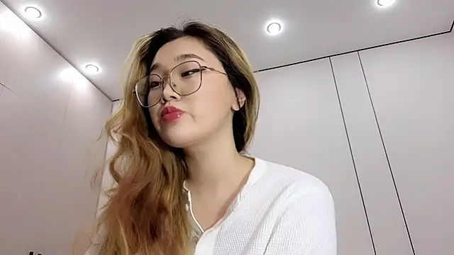 Jennatyan online show from 12/22/25, 01:52