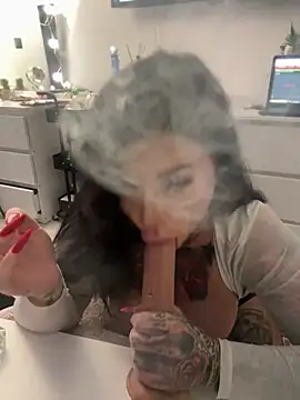 krysstal003 online show from 12/25/24, 09:22