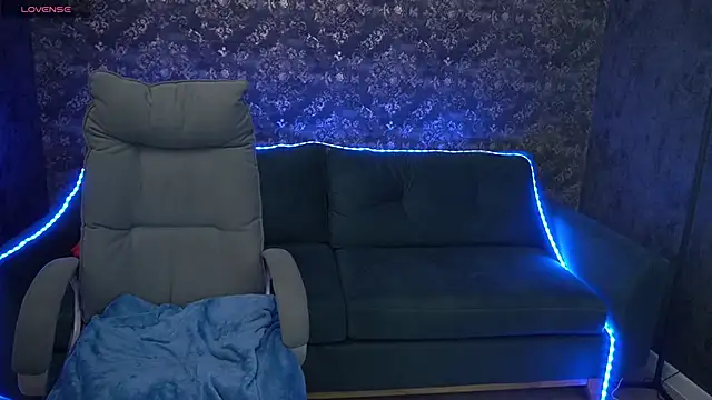 Snapshot of ElysLunar chatting on 12/04/24, 04:49 ElysLunar online show from 12/04/24, 04:49