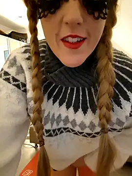 Hexe12346 online show from 11/16/25, 12:22