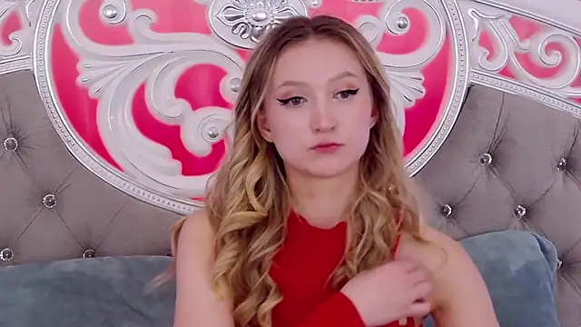 MiaNixan online show from 01/19/25, 07:46