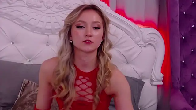 MiaNixan online show from 03/04/25, 08:13