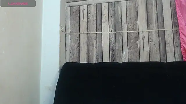 Snapshot of rosa_pretty chatting on 12/05/25, 09:40 rosa pretty online show from 12/05/25, 09:40