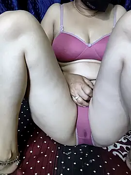 kaveerpooja947 online show from 03/12/26, 10:38