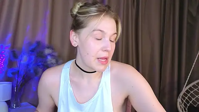 Snapshot of Colleen_Blake chatting on 07/07/26, 05:06 Colleen Blake online show from 07/07/26, 05:06