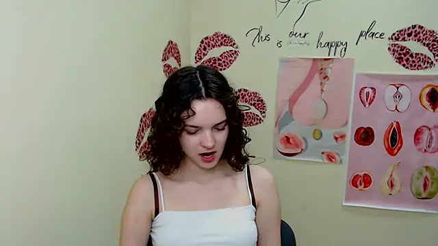 Snapshot of _SusieSu_ chatting on 02/12/25, 07:23 SusieSu online show from 02/12/25, 07:23